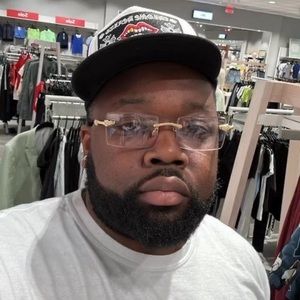 Meet your Posher, Devin